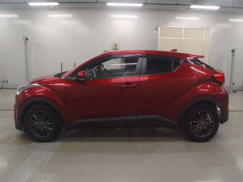 2017 Toyota C-HR ZYX10[2]