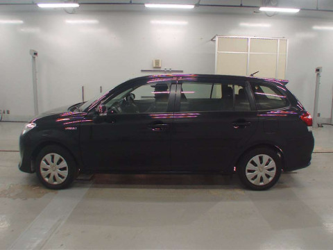 2016 Toyota Corolla Fielder NKE165G[2]