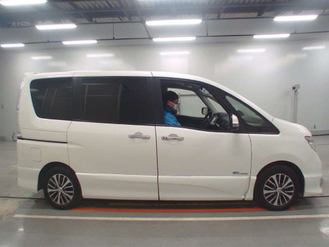 2014 Nissan Serena HFC26[1]