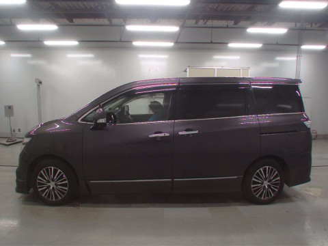 2014 Nissan Elgrand TE52[2]