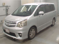 2010 Toyota Noah