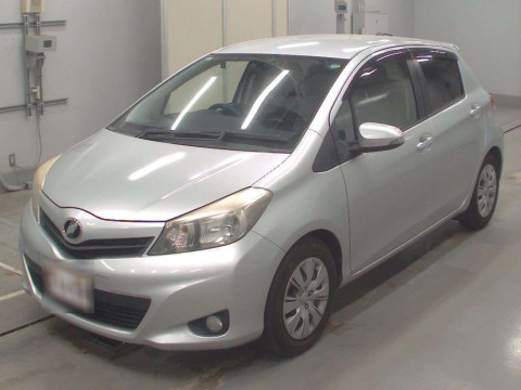 2011 Toyota Vitz NSP130[0]