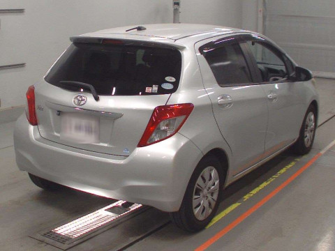 2011 Toyota Vitz NSP130[1]