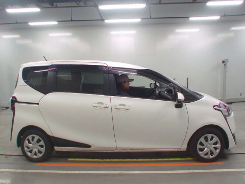 2017 Toyota Sienta NSP170G[1]