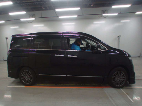 2021 Nissan Elgrand TE52[1]