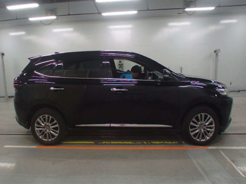 2017 Toyota Harrier ZSU60W[1]