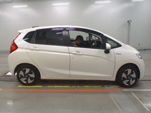 2015 Honda Fit Hybrid GP5[1]