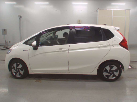 2015 Honda Fit Hybrid GP5[2]