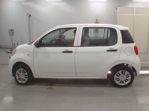 2016 Toyota Passo M700A[2]