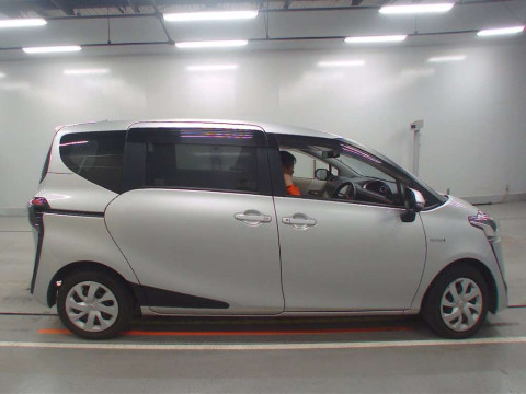 2015 Toyota Sienta NHP170G[1]