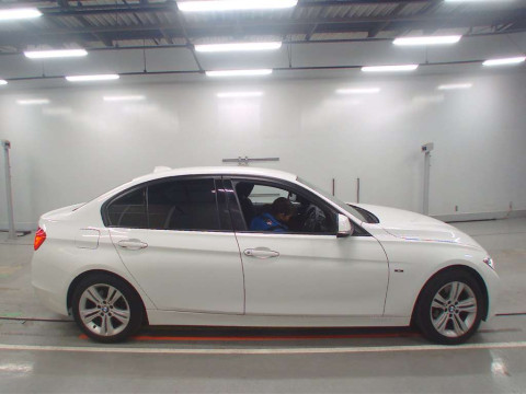 2014 BMW 3 Series 3D20[2]