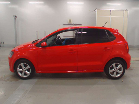 2014 Volkswagen Polo 6RCJZ[2]