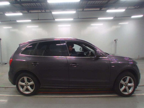 2010 Audi Q5 8RCALF[1]