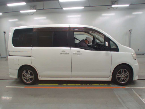 2007 Nissan Serena C25[1]