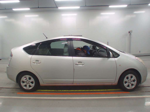 2004 Toyota Prius NHW20[1]