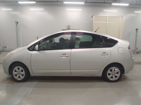 2004 Toyota Prius NHW20[2]