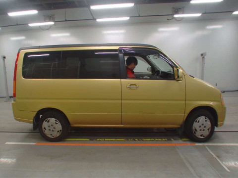 2000 Honda Step WGN RF2[2]