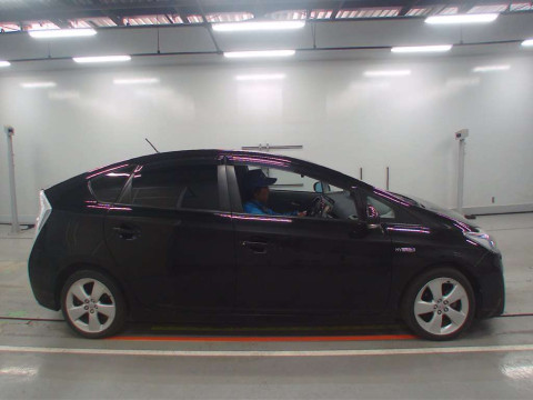 2010 Toyota Prius ZVW30[1]