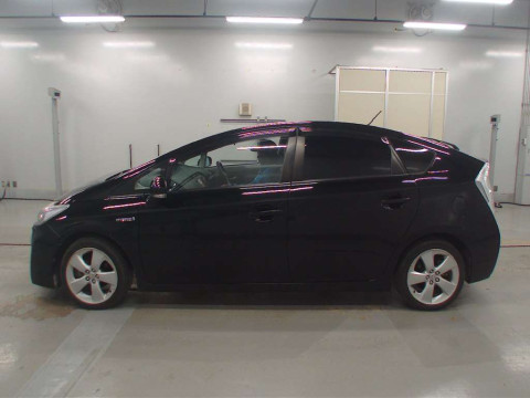 2010 Toyota Prius ZVW30[2]