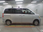 2005 Toyota Noah