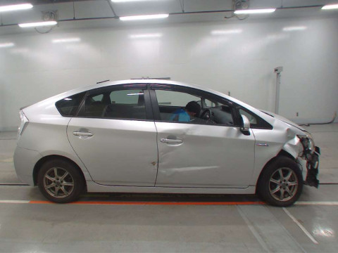 2010 Toyota Prius ZVW30[2]