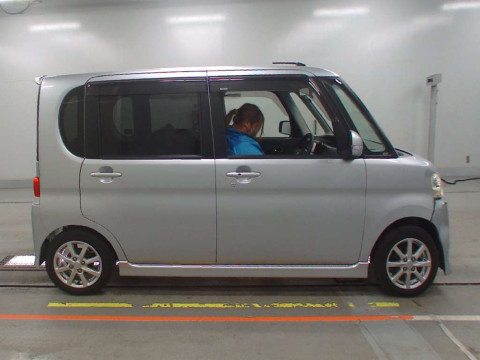 2013 Daihatsu Tanto L375S[1]