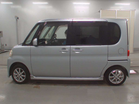 2013 Daihatsu Tanto L375S[2]