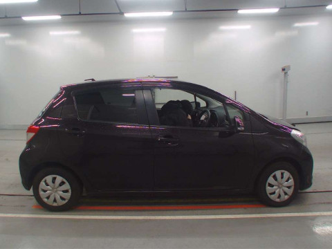 2014 Toyota Vitz NSP130[1]