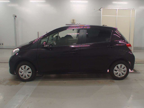 2014 Toyota Vitz NSP130[2]