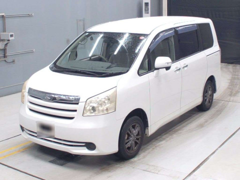 2010 Toyota Noah ZRR70G[0]