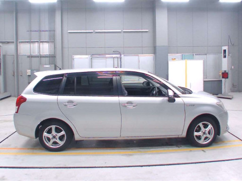 2014 Toyota Corolla Fielder NKE165G[2]