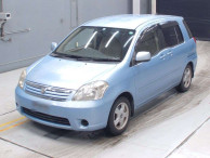 2004 Toyota Raum