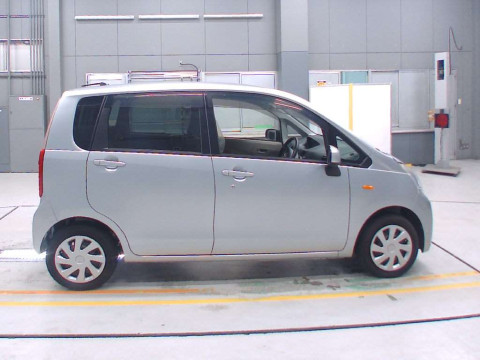 2012 Daihatsu Move LA100S[2]