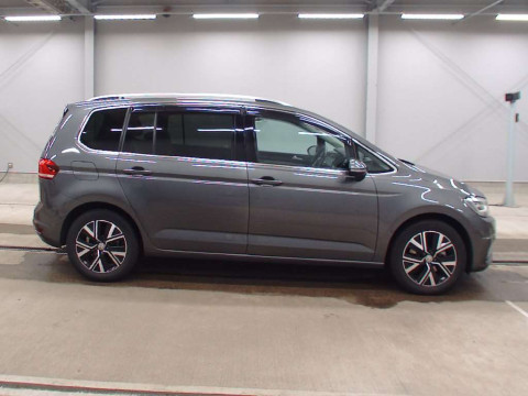 2020 Volkswagen Golf Touran 1TDFG[2]