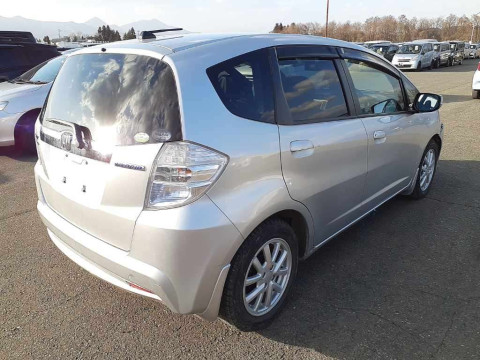 2013 Honda Fit Hybrid GP1[1]