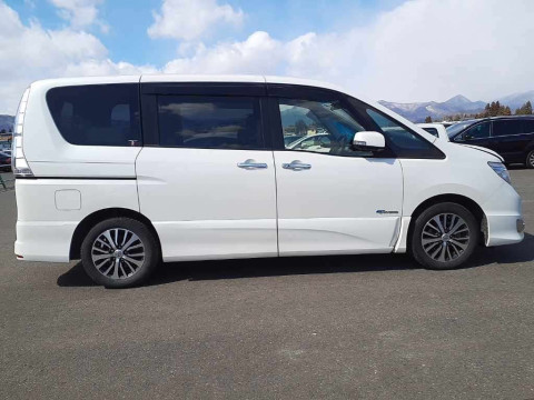 2014 Nissan Serena HFC26[2]