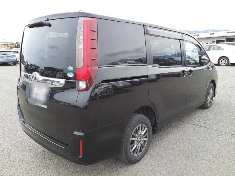 2015 Toyota Noah ZRR85G[1]