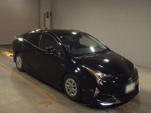 2016 Toyota Prius ZVW50[2]