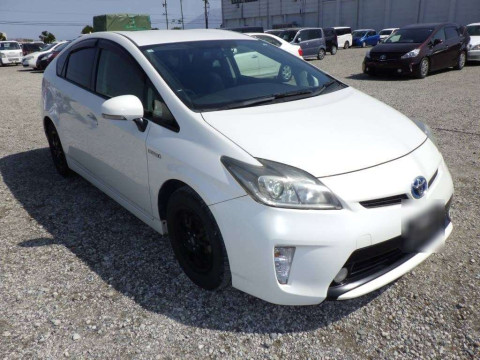 2012 Toyota Prius ZVW30[2]