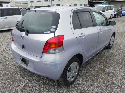 2008 Toyota Vitz SCP90[1]