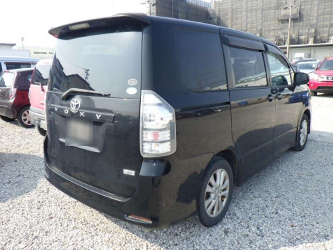 2010 Toyota Voxy ZRR70W[1]