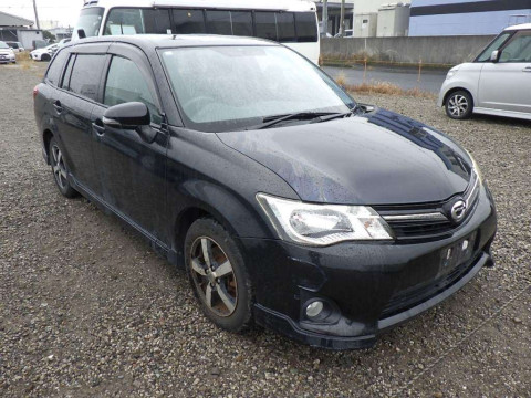 2013 Toyota Corolla Fielder NZE161G[2]