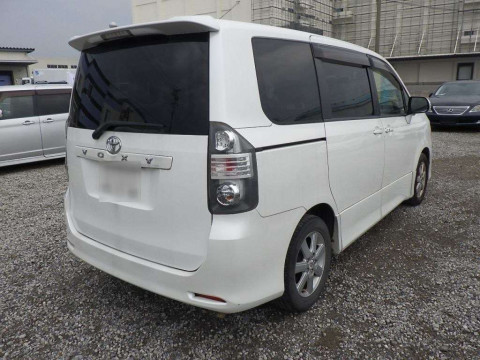 2008 Toyota Voxy ZRR70W[1]