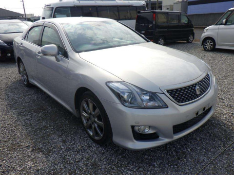 2008 Toyota Crown GRS204[2]