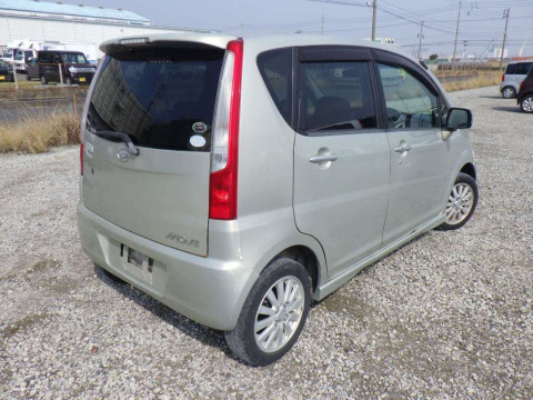 2009 Daihatsu Move L175S[1]