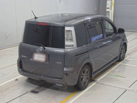 2011 Toyota Sienta NCP81G[1]