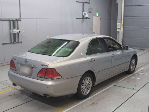 2004 Toyota Crown GRS182[1]