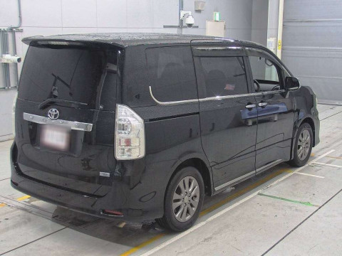 2012 Toyota Voxy ZRR70W[1]