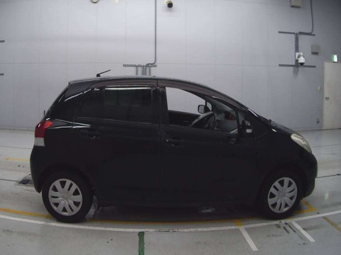 2008 Toyota Vitz SCP90[2]