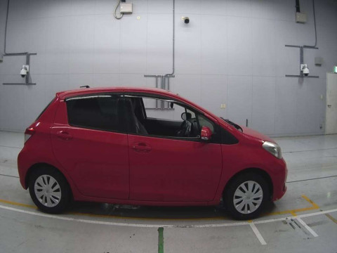 2012 Toyota Vitz NSP130[2]